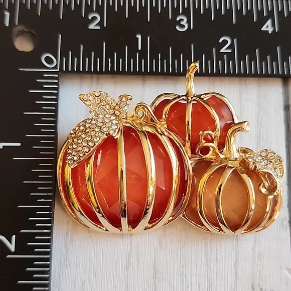 Pumpkin Brooch  Dazzled With Simulated Diamonds BRB - Picture 3 of 4
